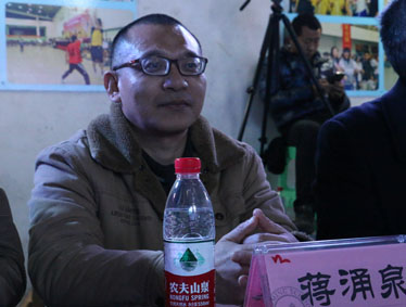 羊歌盛世方报捷，猴舞新春又呈祥